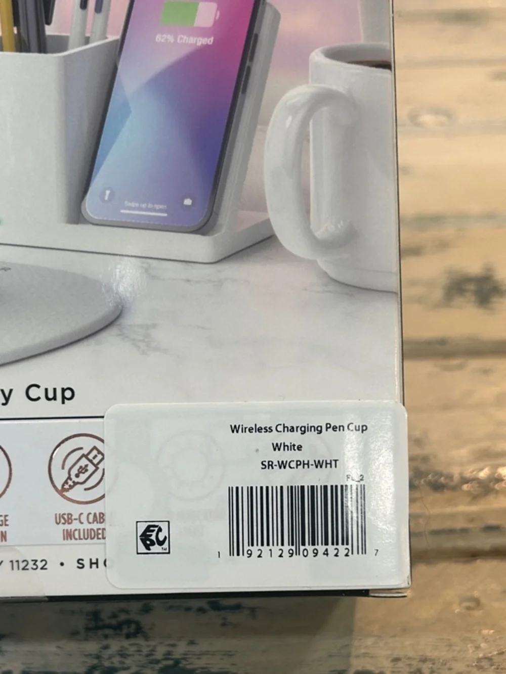 NWOT Soar White Cell Phone Wireless Charging with Stationery Pens Scissor Cup